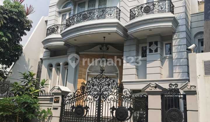 Rumah Dijual di Senayan Residence