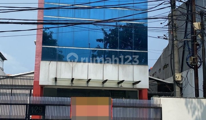 Rent Ready-to-Use Building in West Jakarta