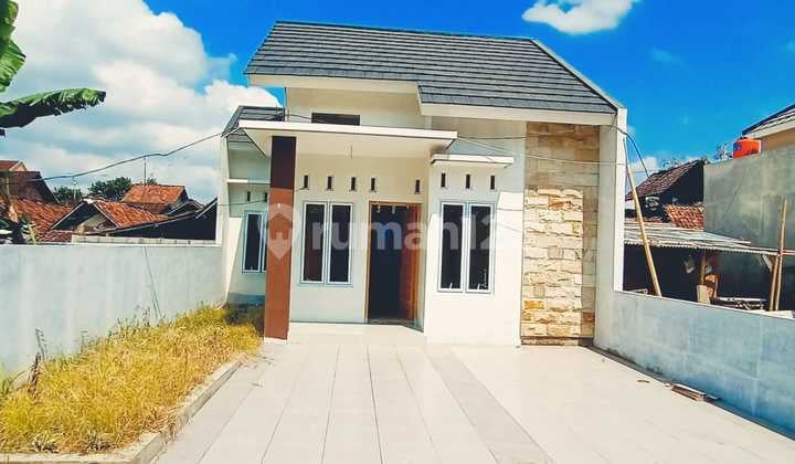 Rumah Baru Minimalis Siap Huni di Sidoluhur Godean