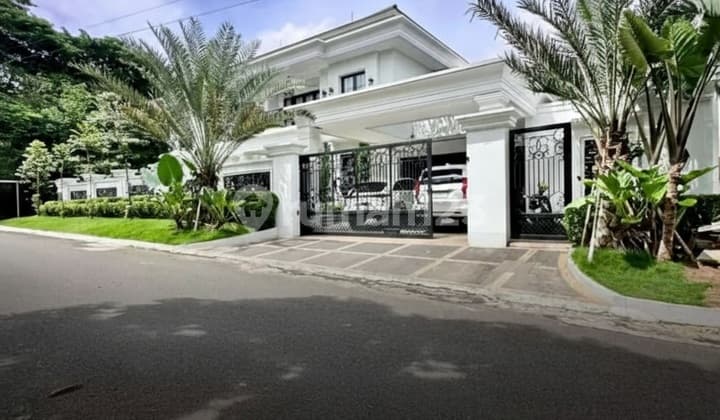 Rumah Americam Classict Pondok Indah Japan Lebar.3.mobil Posisi Hoek Rumah di Pondok Indah