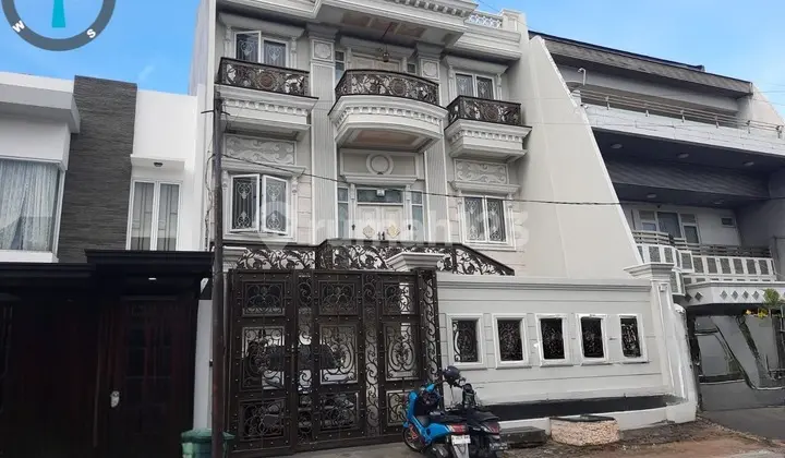 Rumah Mewah 3.5 Lantai di Taman Palem Lestari Cengkareng Jakarta Barat Rumah Bagus di Taman Palem