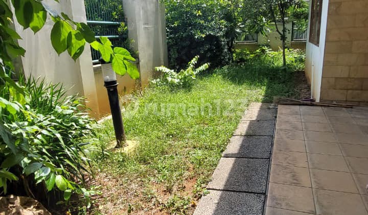 Dijual Rumah Klasik Full Furnished di Palmerah
