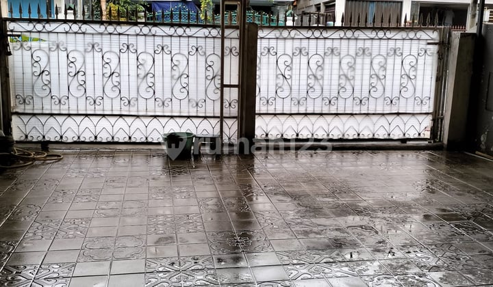 Rumah2 Lantai Lokasi Premium