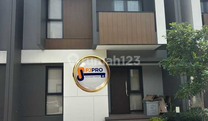 Rumah Bagus 2 Lantai di Summarecon Crown Gading, Bekasi