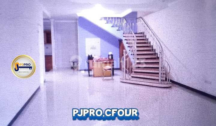 Rumah Bagus 2 Lt. di Bulevar Harapan Indah