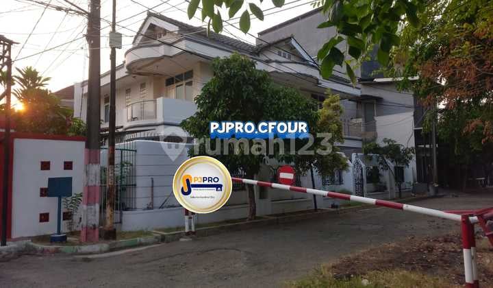 Rumah Hook Bagus 2 Lantai di Harapan Indah