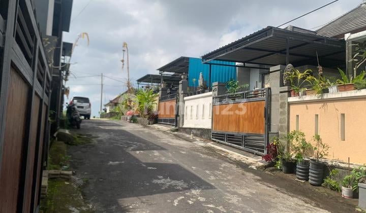 Rumah Bergaya Minimalist Modern di Dekat Puspem Sempidi