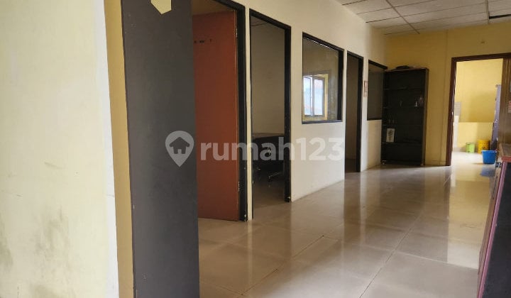 Ruko di Kawasan Pusat Bisnis Radio Dalam Jakarta Selatan