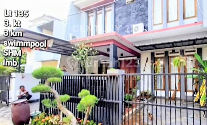 Beautiful 2.5 Story House in a Strategic Location at Jombang Bintaro
