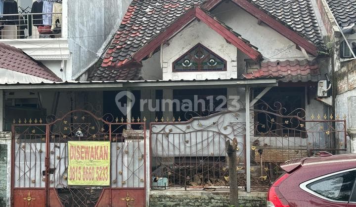 Disewakan Rumah Depan Taman di Taman Sentosa Cikarang
