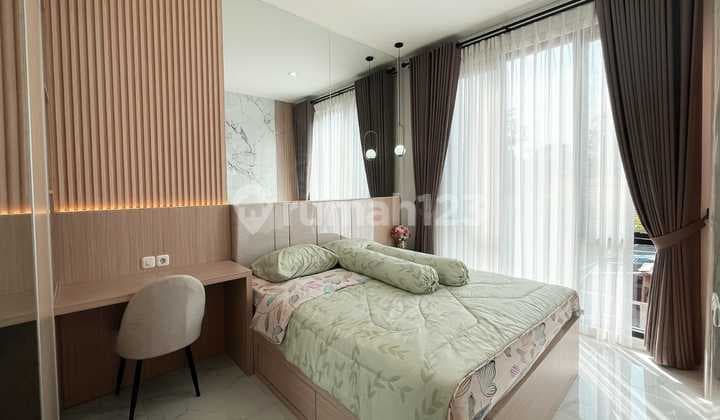 Rumah Mewah Lokasi Strategis Dekat MRT Lebak Bulus