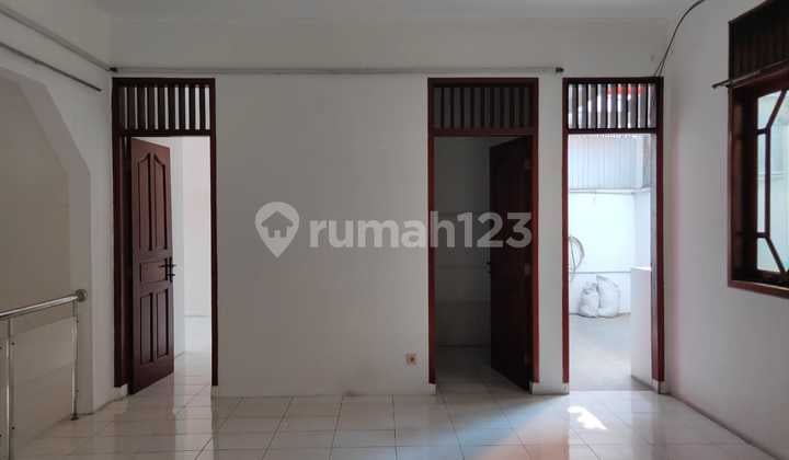 Rumah SHM di Jl. Dempo I No. 4, Gunung, Kebayoran Baru, Kota Jakarta Selatan, Dki Jakarta, Indonesia, 12120, Blok M