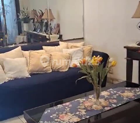 Selling a Nice House in Pasar Minggu