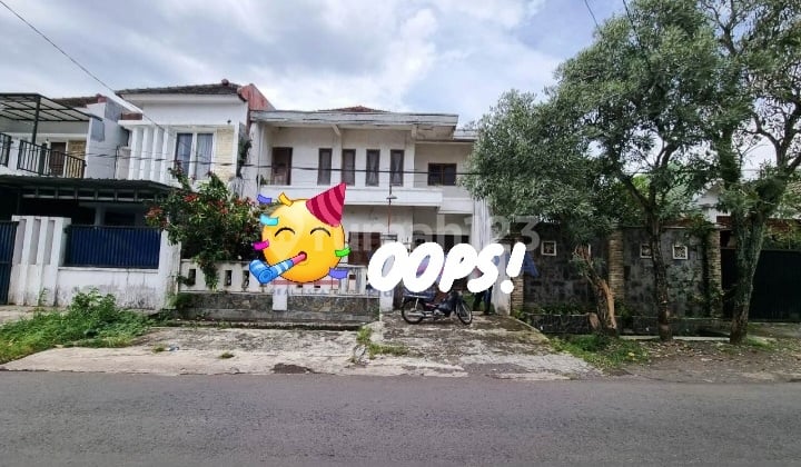 2-Storey House, 6 Bedrooms, 3 Bathrooms, Furnished, Road Axis, Sawojajar2, Malang City