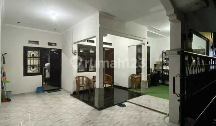 Rumah 2Lt 4Kt 2Km Unfurnish Area Sulfat Malang