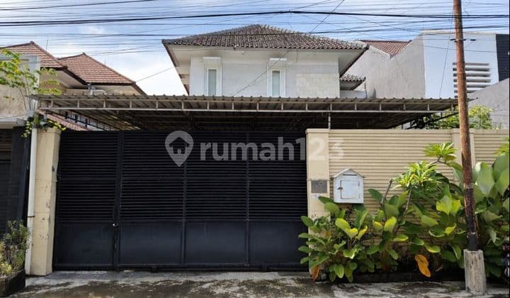 Hidden Oasis Dua Lantai di Panjer - Villa Besar dengan Kolam 48 M² & 5 Kamar Tidur