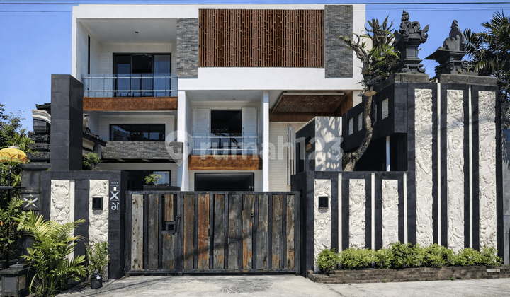 350M² Elegance at Moh Yamin - 5 Bedrooms 5 Bathrooms, Freehold Certificate, Near Denpasar Government Center!