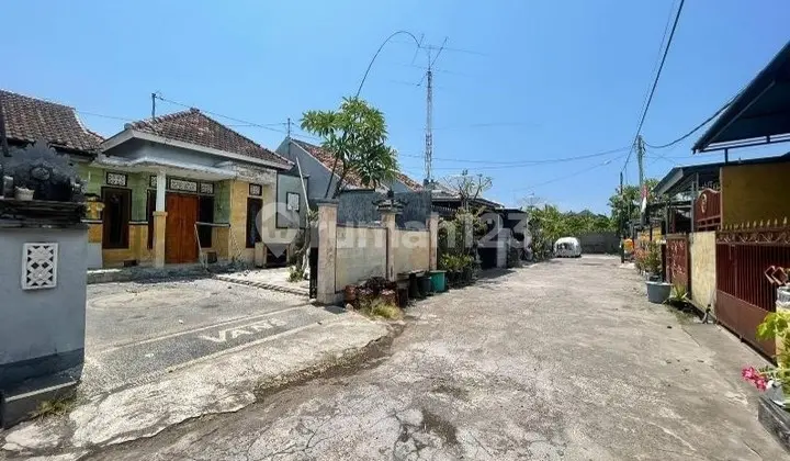 5 Minutes to Seririt Beach! Charming Small House with 8.5m Wide Facade in Bisma Indah - 350 Million!