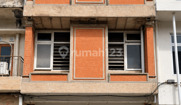 3-Story Shophouse in Kartini Denpasar - Ready to Be a Business Machine