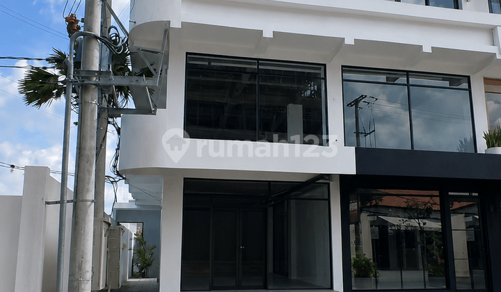 Main Road Shop House, Pantai Pererenan, Business Address for Winners