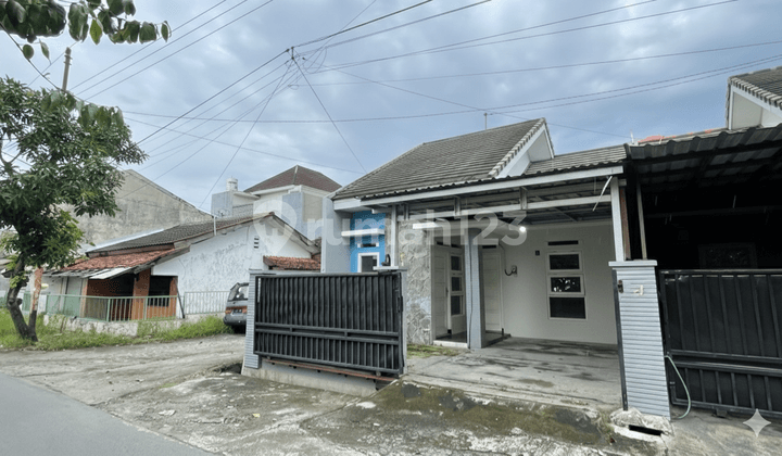 Rumah 1 Lantai Bagus Dekat Exit Tol Solo