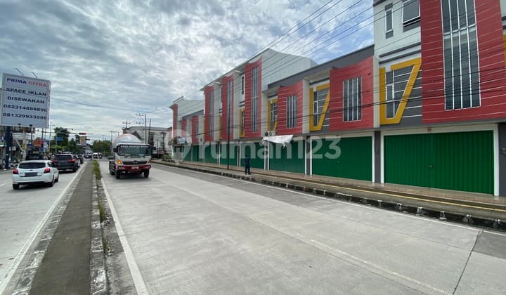 Ruko 3 Lantai Strategis Timur Exit Tol Solo