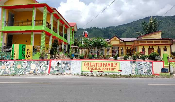 Villa Ramai Pengunjung di Samosir, Sumatera Utara