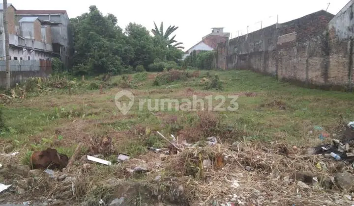 Pinggir Jalan Karya Jaya Land, Medan Johor