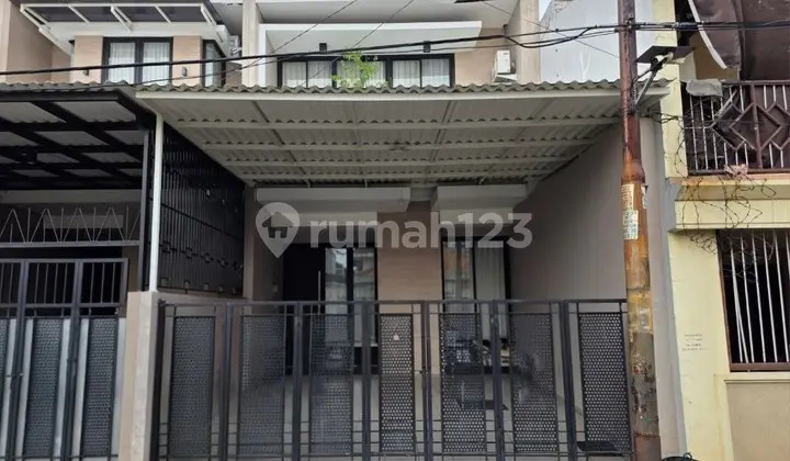Rumah Lebak Arum Strategis Furnish Carport 2