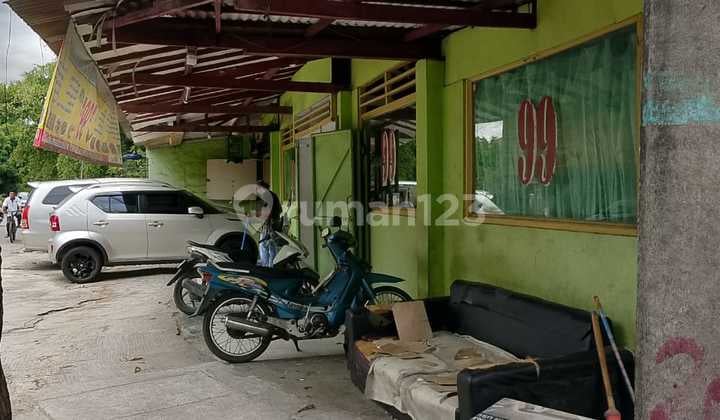 Rumah untuk Tempat Usaha, Posisi di Hoek dan di Jalan Utama. di Taman Harapan Baru, Bekasi Barat
