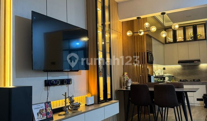 Rumah Bagus 2Lt Full Furnished & Interior di Golden City, Bekasi
