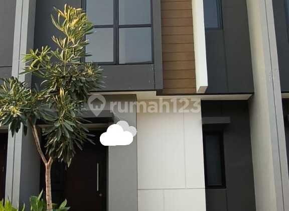 Rumah Minimalis Lingkungan Aman Siap Huni di Summarecon Crown Gading Bekasi
