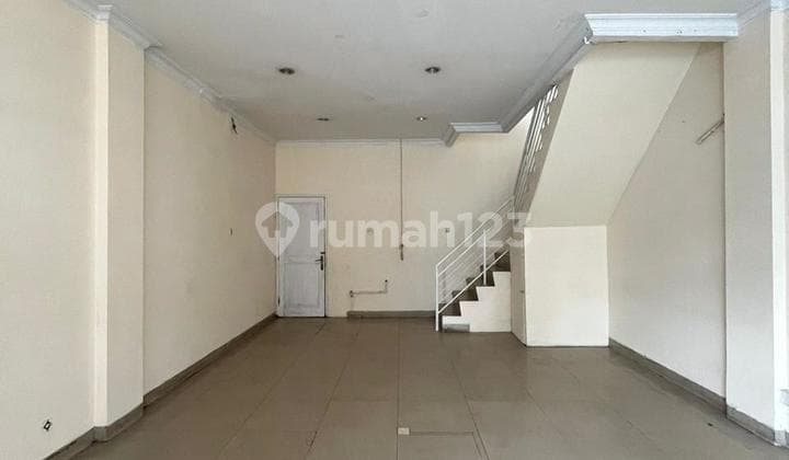 Ruko di Lokasi Ramai Bulevar Hijau Harapan Indah Bekasi.