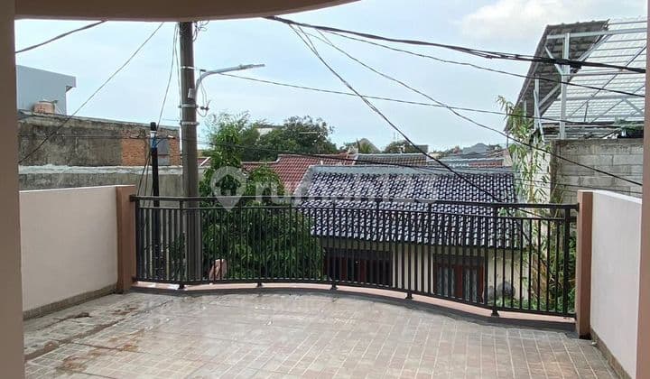 Dijual Rumah 2 Lantai di Villa Mutiara Gading 3 Bekasi ( Susantin)