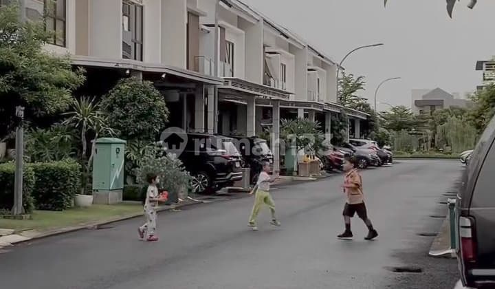 Dijual Cepat Rumah di Clistwr Burgundy Sumarecon Bekas