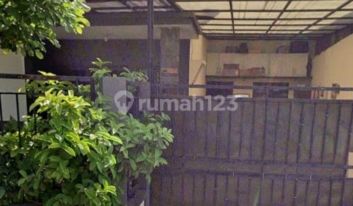 Rumah Luas di Griya Loka BSD Dekat Stasiun dan Tol