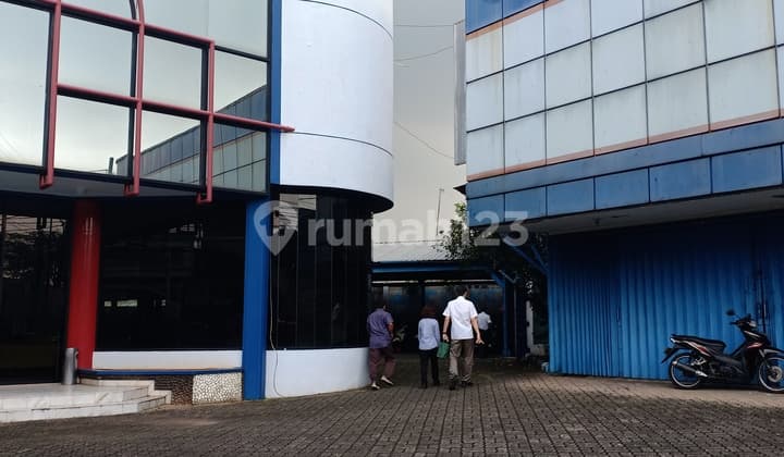 For Quick Sale: Office Building and Former Car Showroom (+ Service Workshop) on Jatiwaringin Main Road, Near Toll Access.