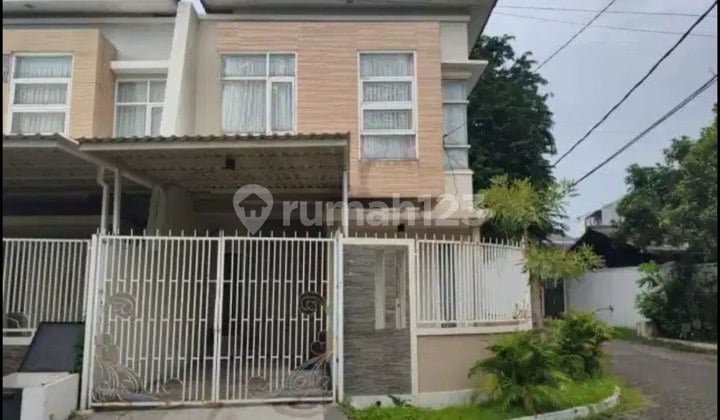 Rumah Hook Manyar Indah, Furnish, Hadap : Utara - Timur