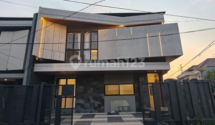 Baru Gress, Rumah Hook Manyar Indah Strategis