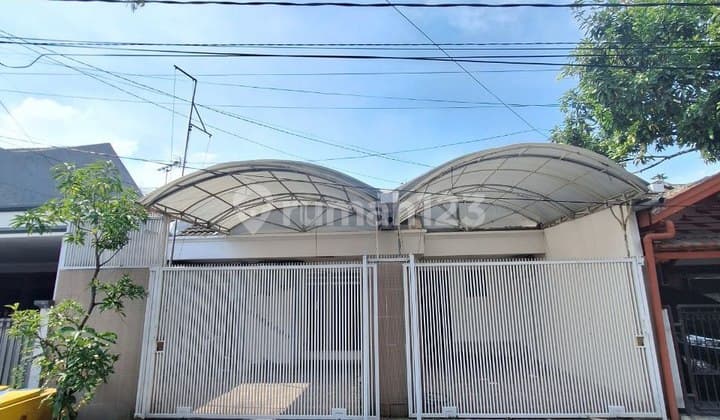 Rumah Kutisari Indah Dekat Universitas Petra, Row Jalan : 2,5 Mobil