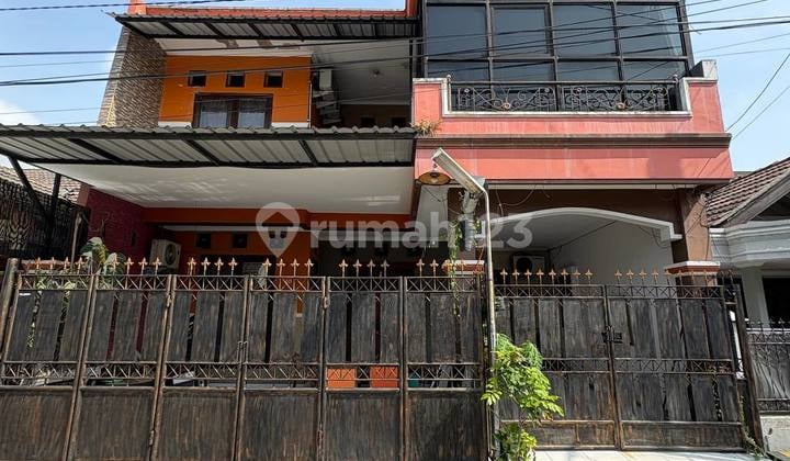 Rumah Rungkut Mapan Barat, Carport : 1 Mobil