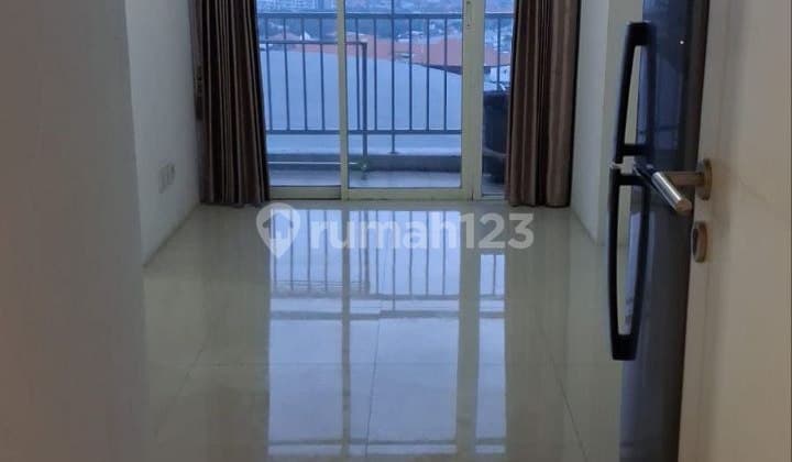 Apartemen Tanglin 2 BR Lantai Rendah Kondisi : Semi Furnish