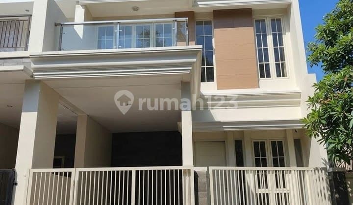 New House Araya, Facing South, Row Street 2 Cars