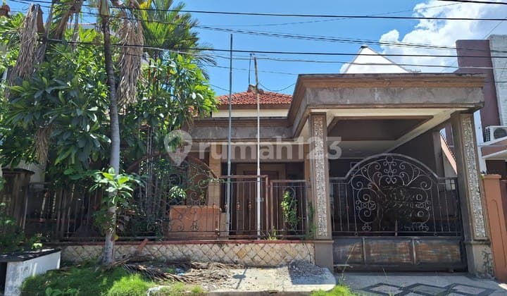 Manyar Tirtoyoso Central City Surabaya House Street Row: 3 Cars