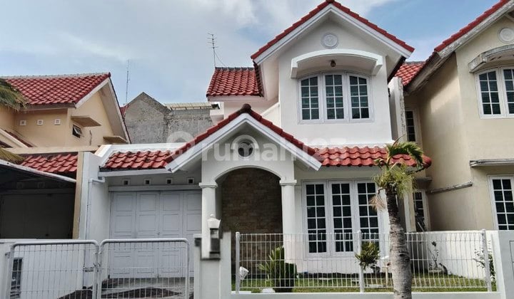 Rumah Villa Valencia Dekat Pakuwon Mall, PLN : 2200 Watt Rumah Villa Valencia Dekat Pakuwon Mall, PLN : 2200 Watt