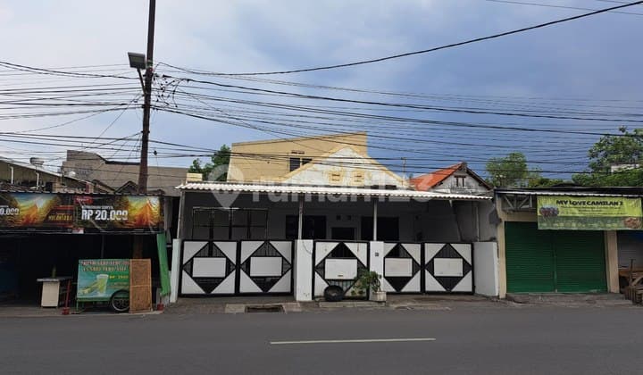 Super Strategic Boarding House on Jl Raya Kutisari Selatan