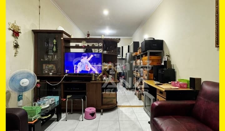 Ana Rumah Terawat 2.5Lt Luas 3.5X15.5m Harga 1M-An Jln 1 Mobil di Jelambar - * Good- Deal !!*