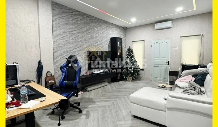 Ana 3.5 Story House 4x20m Semi-Furnished in Jelambar - *Good Deal !!*