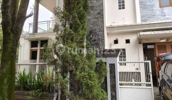 Di Jual Rumah Kawasan Elite Harga Menarik