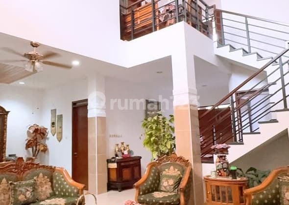 Dijual Rumah Mewah Klasik Siap Huni di Komplek Batununggal Indah